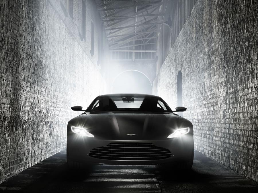 Aston Martin DB10 2015 года  (фото 23 из 35)
